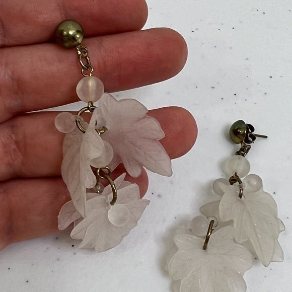 Clear Plastic Earrings Dangle Leaves White Drop Dangle Statement Matte Beaded Us - Picture 4 of 6